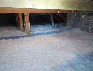 Zateplení stropu rodinného domu pomocí foukané izolace